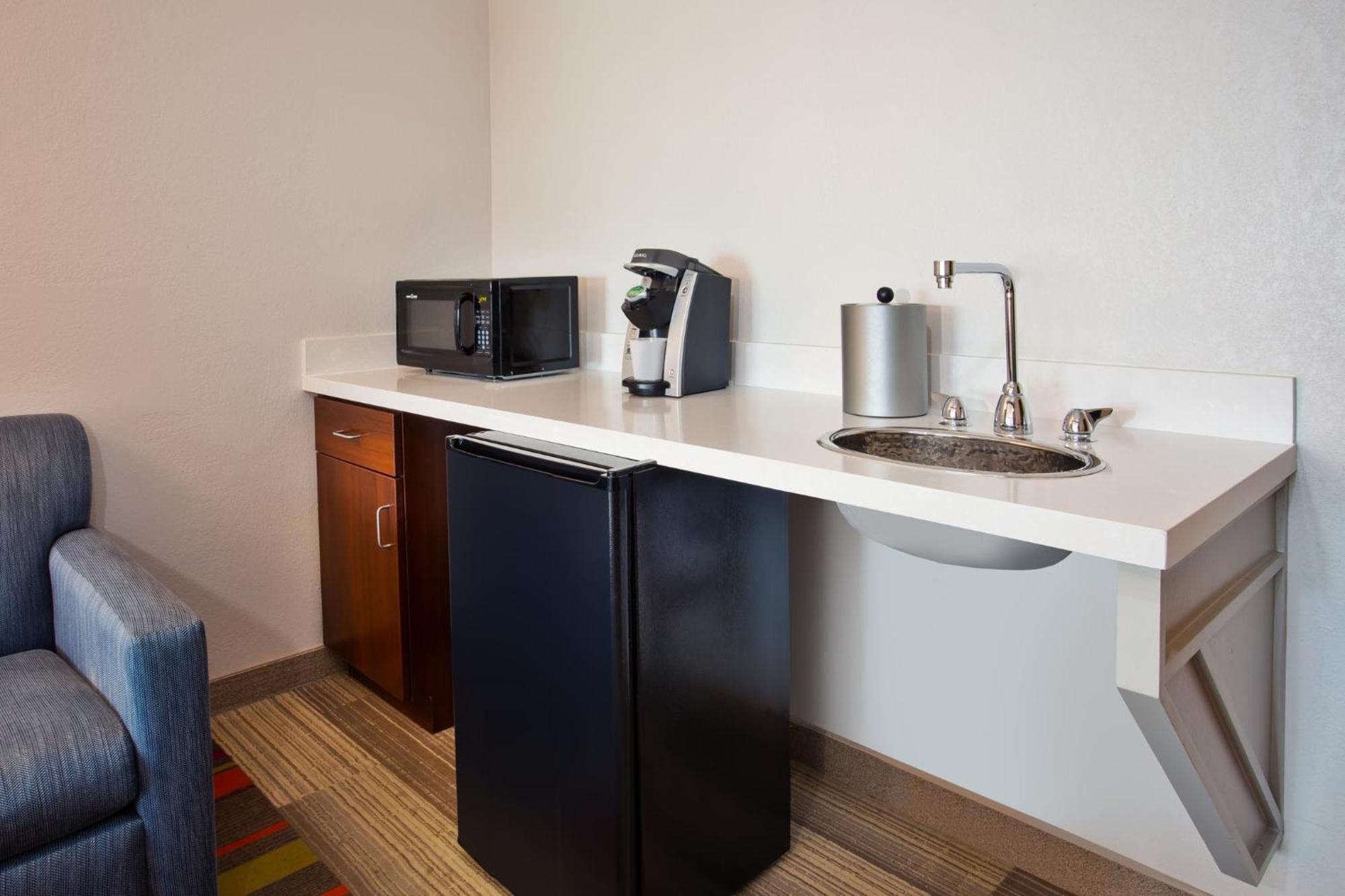 Holiday Inn Express Hotel & Suites Rochester Webster By Ihg Esterno foto